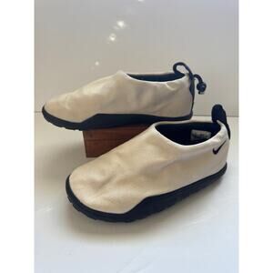 NIKE ACG Moc Slip-On Shoes Men Size 7 Beige Black Toggle Outdoor Comfort